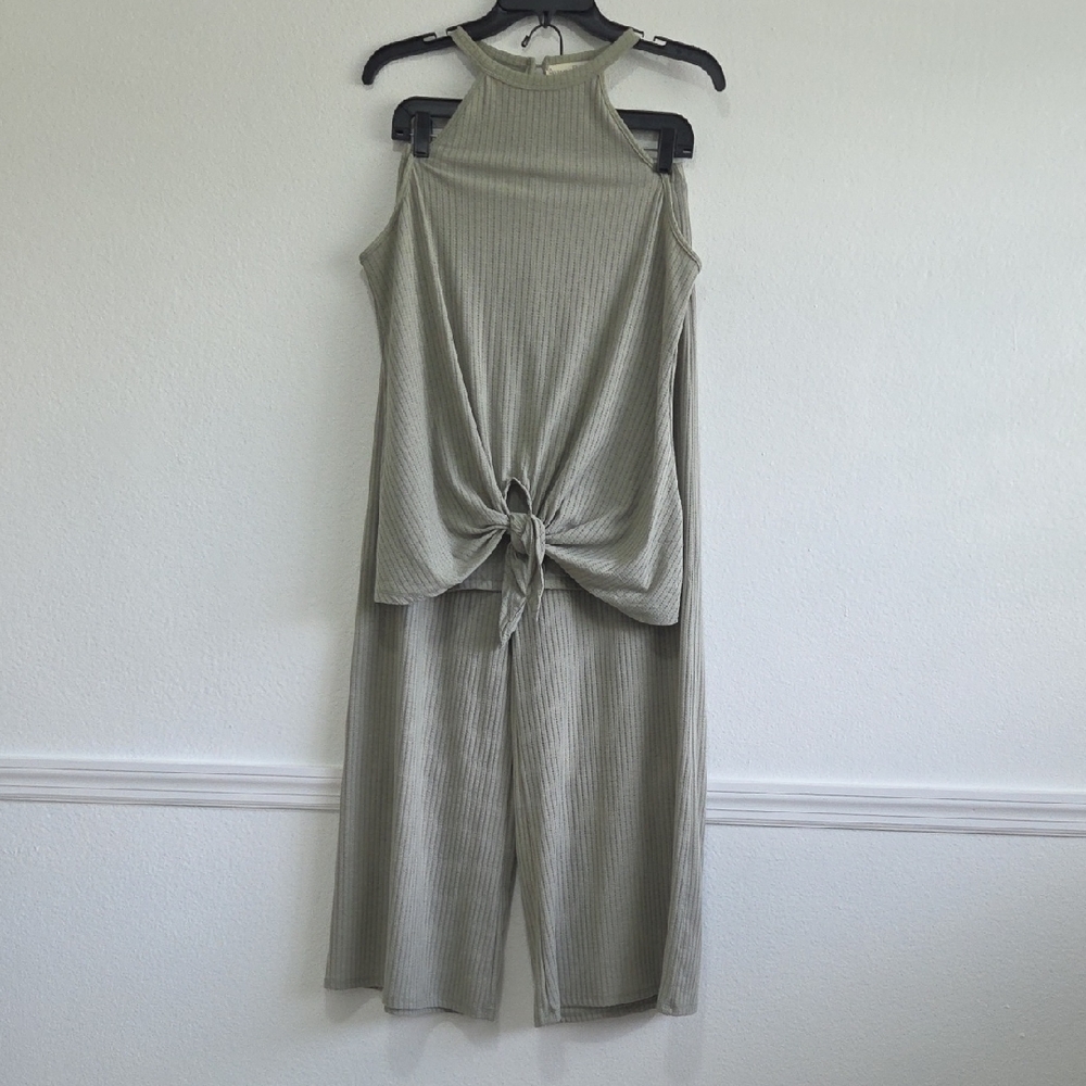 Elegant Olive Green Women's piece set